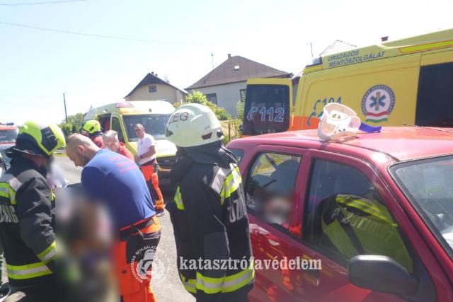 Frontális karambol történt Csonkahegyháton Frontális karambol történt Csonkahegyháton
