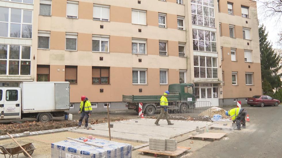 j parkolk plnek a Platn soron