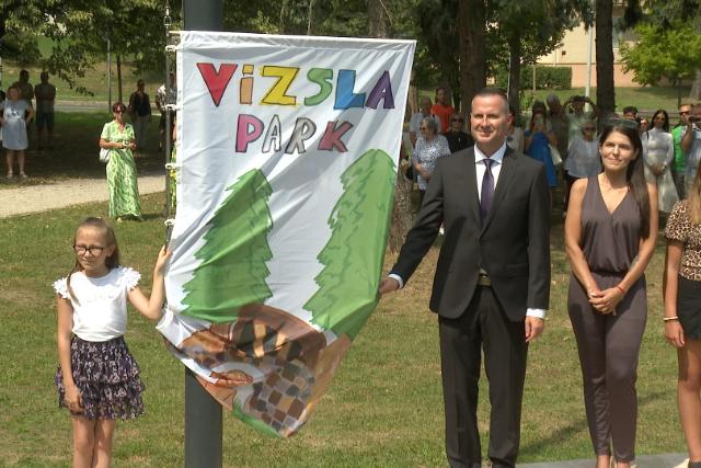 Felavattk a Vizslapark zszlajt