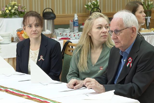 Sajtóreggeli az újságíróknak Sajtóreggeli az újságíróknak