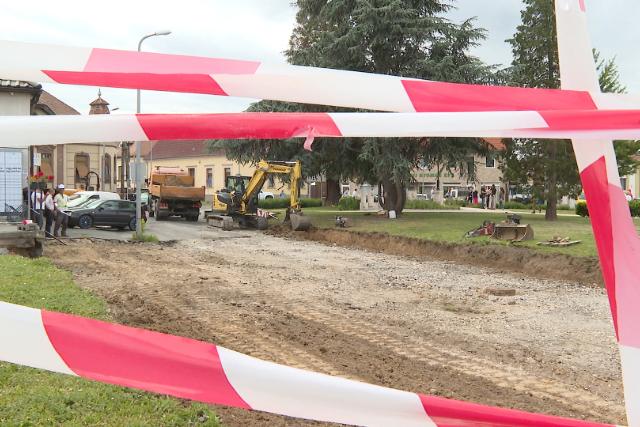 Elkezdődött a Bajcsy-Zsilinszky tér felújítása Elkezdődött a Bajcsy-Zsilinszky tér felújítása