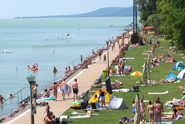 A vilg legjobb strandjait rangsoroltk, a Balaton is helyet kapott a listn