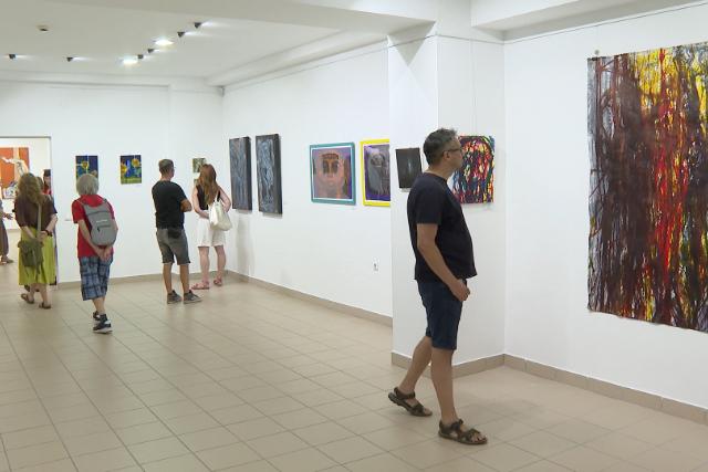 A n�gy elem – Bemutatt�k a G�bArt m�v�sztelepen k�sz�lt festm�nyeket