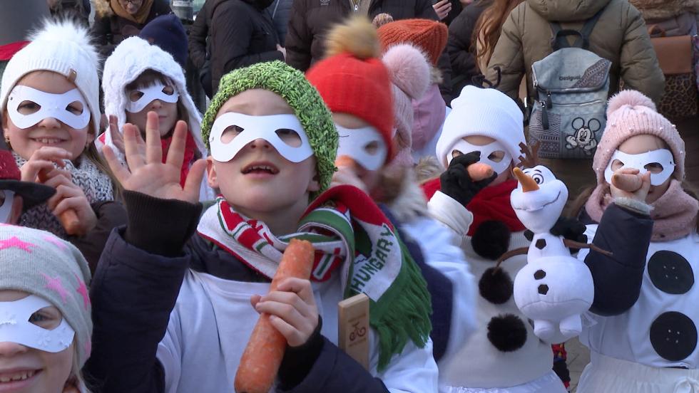 Idén is sokan csatlakoztak a jelmezes felvonuláshoz Zalaegerszegen Idén is sokan csatlakoztak a jelmezes felvonuláshoz Zalaegerszegen