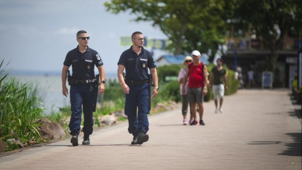 Htvgn mr megtelnek a strandok Keszthelyen is