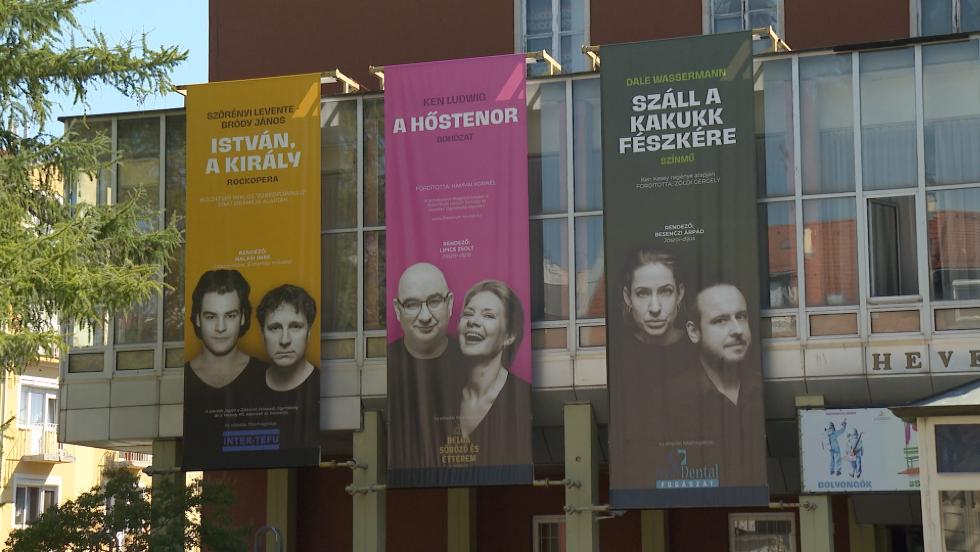 �vadnyit� a Hevesi S�ndor Sz�nh�zban