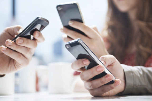 Ez t�rt�nik, ha hanyagolja a k�z�ss�gi m�di�t
