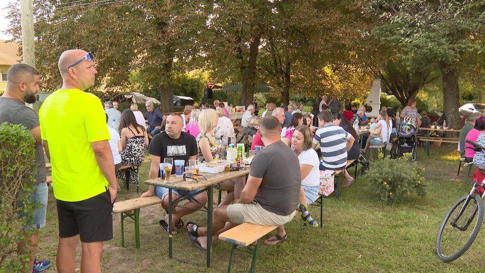 Vidám közösségi est Csácsbozsokon Vidám közösségi est Csácsbozsokon