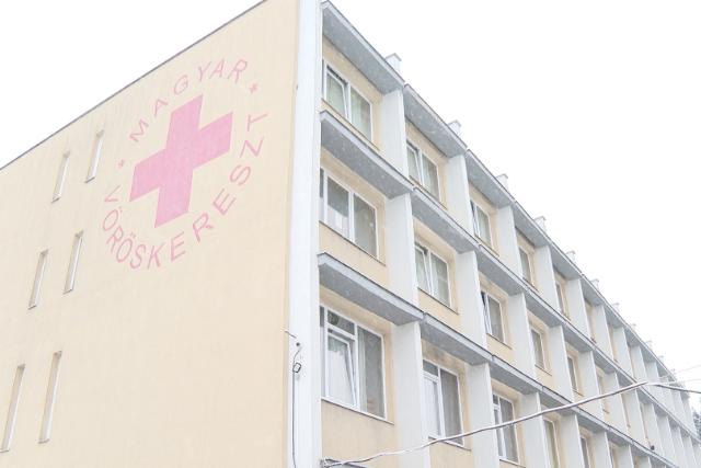 Megtelt a hajl�ktalansz�ll�