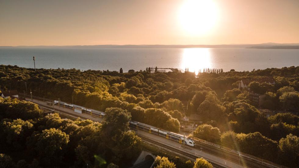 Kész a déli part, hétfőtől az északin dolgozik a MÁV Kész a déli part, hétfőtől az északin dolgozik a MÁV
