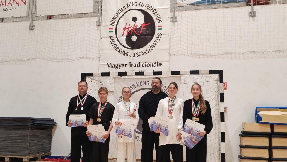 Kilenc aranyrmet szereztek a zalaegerszegi kungfusok Fton