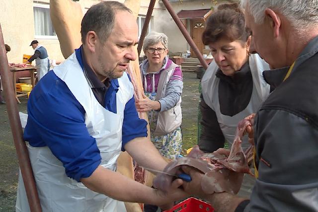 Disznót vágtak Andráshidán Disznót vágtak Andráshidán