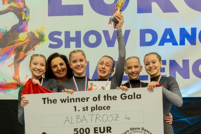 Letarolt�k a nemzetk�zi mez�nyt a zalaegerszegi t�ncosok