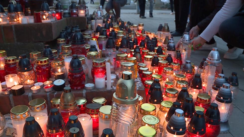 Sokan emlékeztek elhunyt szeretteikre Zalaegerszegen Sokan emlékeztek elhunyt szeretteikre Zalaegerszegen