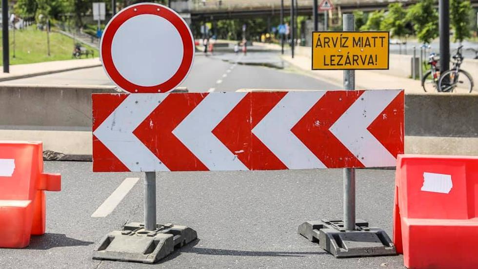 Négy utat is lezártak a magyarországi áradások miatt Négy utat is lezártak a magyarországi áradások miatt