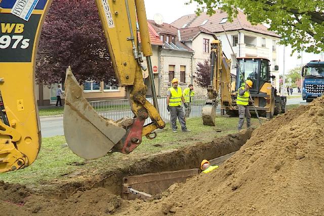 Elindult a Kosztolányi utca kétirányúsításának második üteme Elindult a Kosztolányi utca kétirányúsításának második üteme