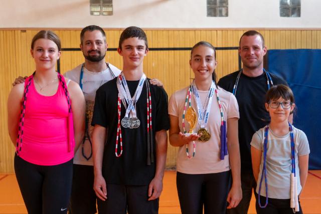 Ugrókötél Diákolimpia: a Speed Kötélugró Klub tagjai remekeltek Ugrókötél Diákolimpia: a Speed Kötélugró Klub tagjai remekeltek