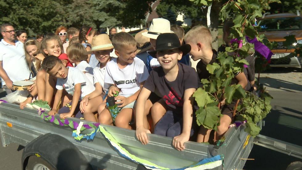 Szüreti felvonulást tartottak a második Csácsbozsoki Őszi Fesztiválon Szüreti felvonulást tartottak a második Csácsbozsoki Őszi Fesztiválon
