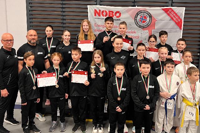 19 érmet szereztek a ZRKA versenyzői Szombathelyen 19 érmet szereztek a ZRKA versenyzői Szombathelyen