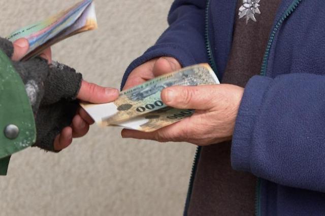 J�v�re t�bbsz�r sem a megszokott id�pontban �rkezik a nyugd�j