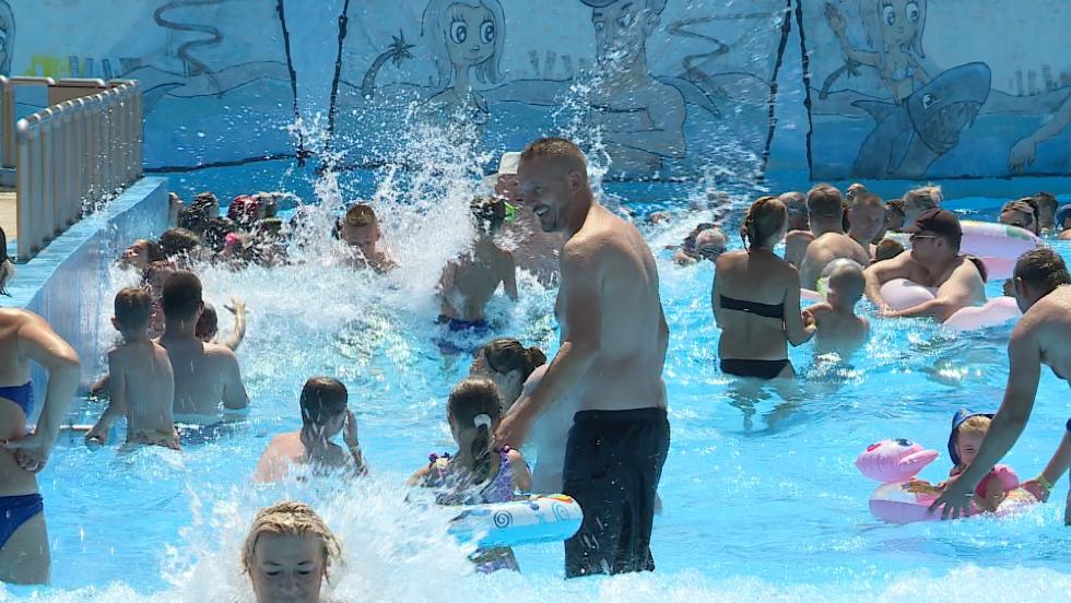 H�s�griaszt�s; telth�z az AquaCityben �s G�b�rton  