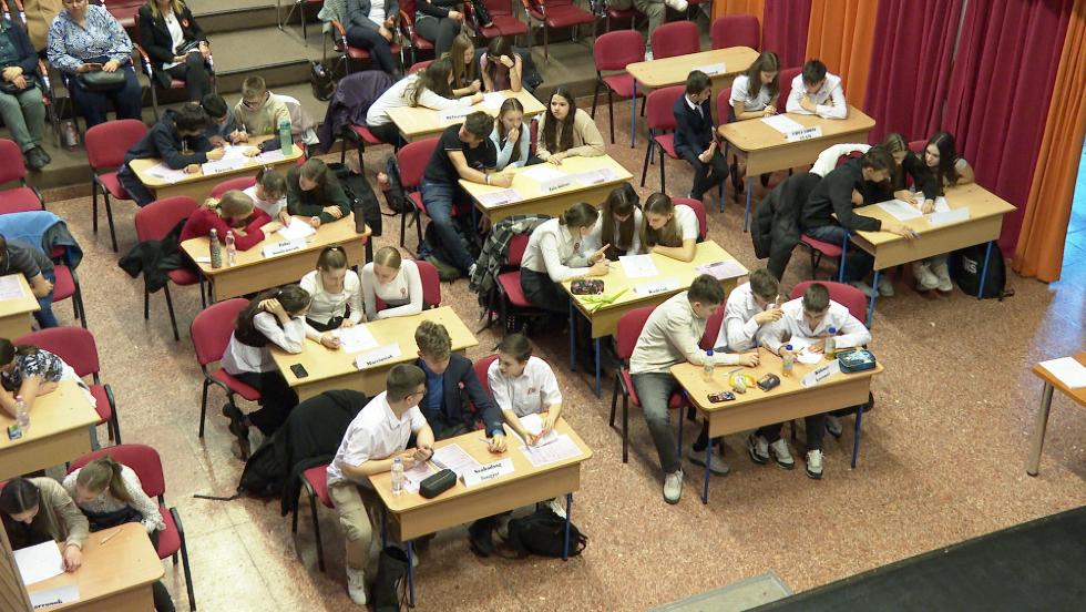 Kossuth katonája leszek – Honismereti vetélkedő az Apáczaiban Kossuth katonája leszek – Honismereti vetélkedő az Apáczaiban
