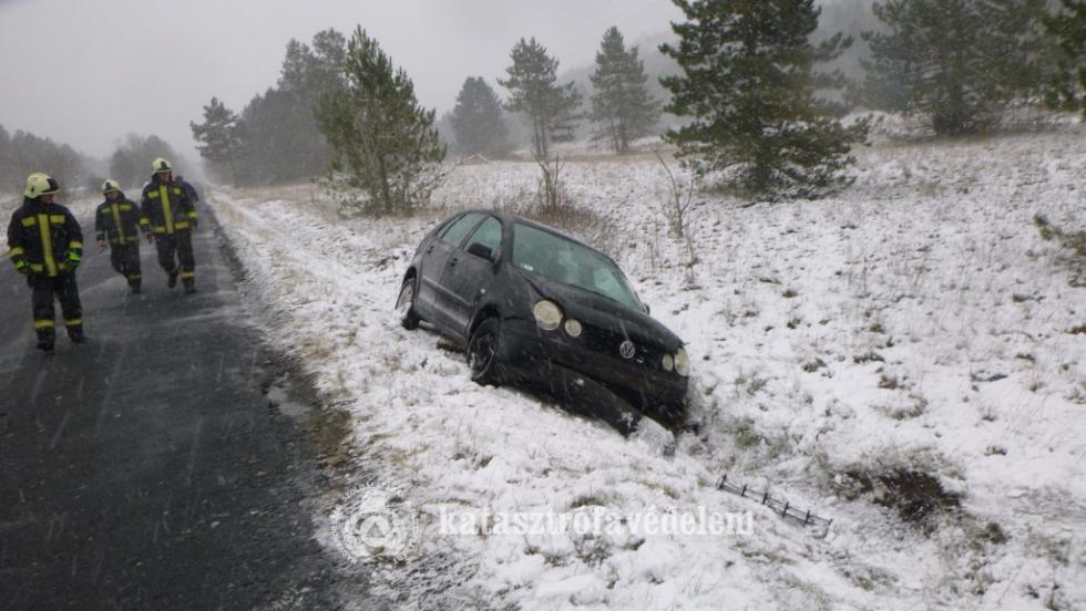 Csszs utak s kidlt fk: egymst rtk a riasztsok Zalban