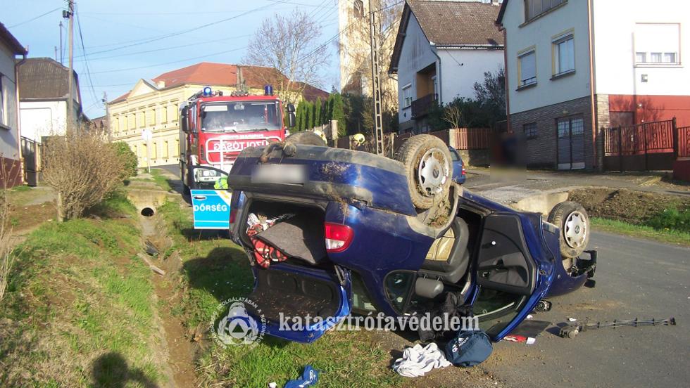 Felborult egy aut� Szepetneken