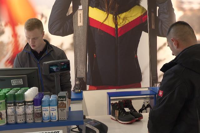 Elindult az áruvisszaváltási roham Elindult az áruvisszaváltási roham
