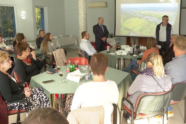 LEADER fejleszt�sek – Zala megy�ben els�k�nt kapt�k meg a t�mogat�si okiratokat