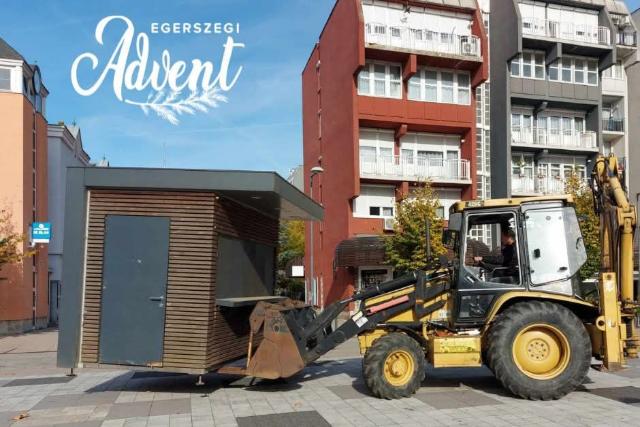 Készül a város az adventi ünnepvárásra Készül a város az adventi ünnepvárásra