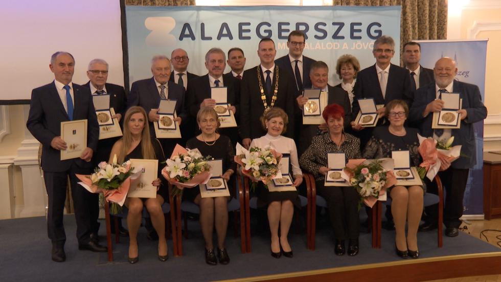 Átadták az idei Zalaegerszegért díjakat és polgármesteri okleveleket Átadták az idei Zalaegerszegért díjakat és polgármesteri okleveleket
