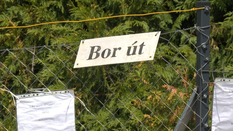 Rekonstrukciós munkák Ebergényben, a Bor úton Rekonstrukciós munkák Ebergényben, a Bor úton